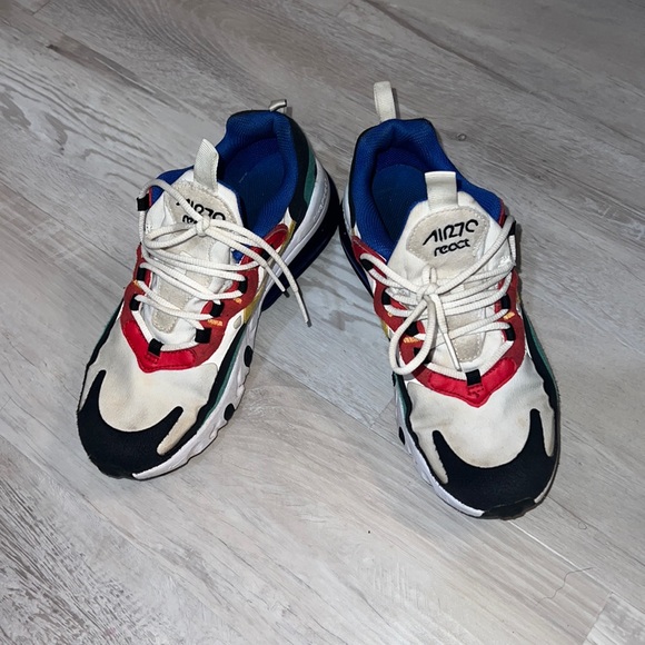 Nike Air Max 270 React GS Size
US/5Y Running Shoes... - Picture 1 of 6